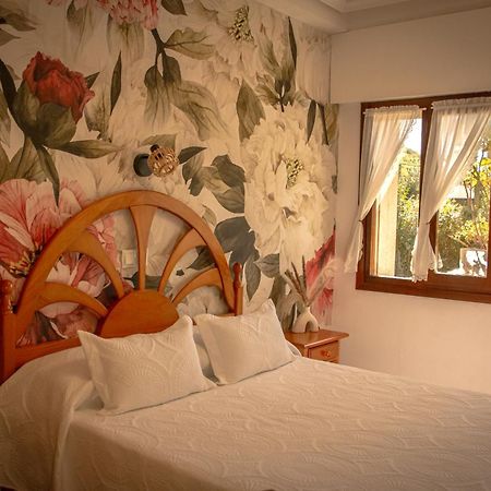 Cosma House Hotel Hinojedo Buitenkant foto