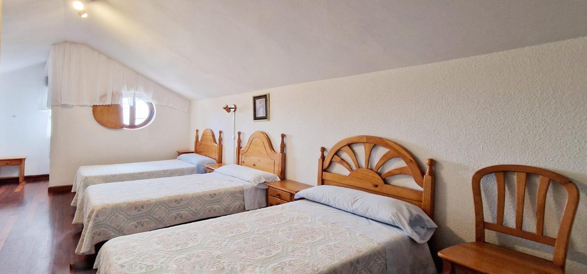 Cosma House Hotel Hinojedo Buitenkant foto
